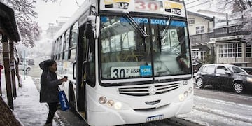 Gustavo Gennuso decidió unificar el precio del colectivo en Bariloche