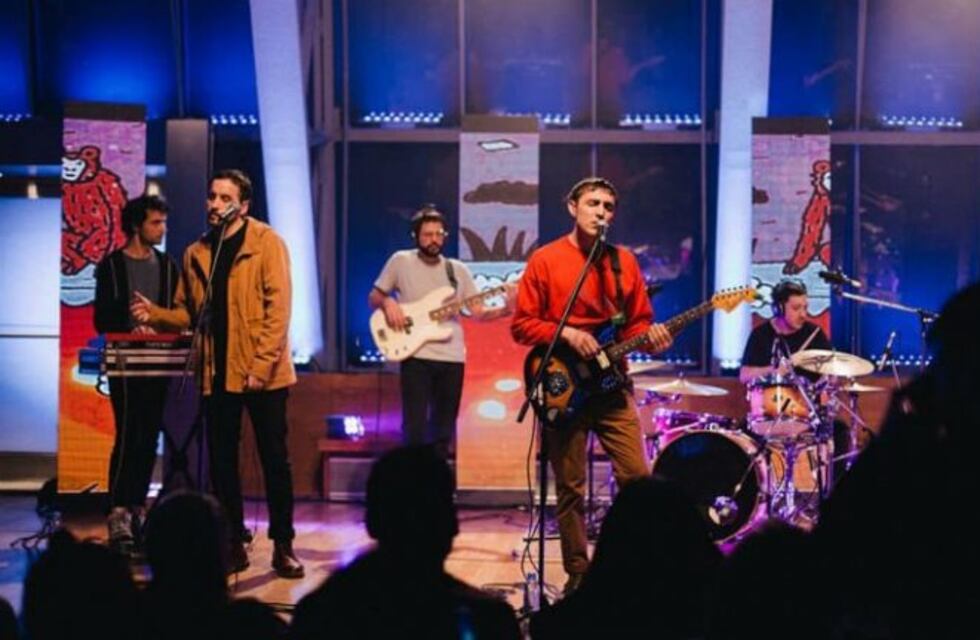 Mi amigo Invencible se presenta en Club Paraguay