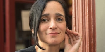 La música Julieta Venegas, de México, fotografiada el 14/09/2017 en Buenos Aires, Argentina, donde reside desde hace varios meses\u002E Venegas se presentará en el marco del Festival Internacional de Literatura de Buenos Aires junto con el uruguayo Martín Buscaglia\u002E foto: Laura Cano/telam/dpa buenos aires Julieta Venegas cantante mexicana musica musico cantante nota entrevista reportaje