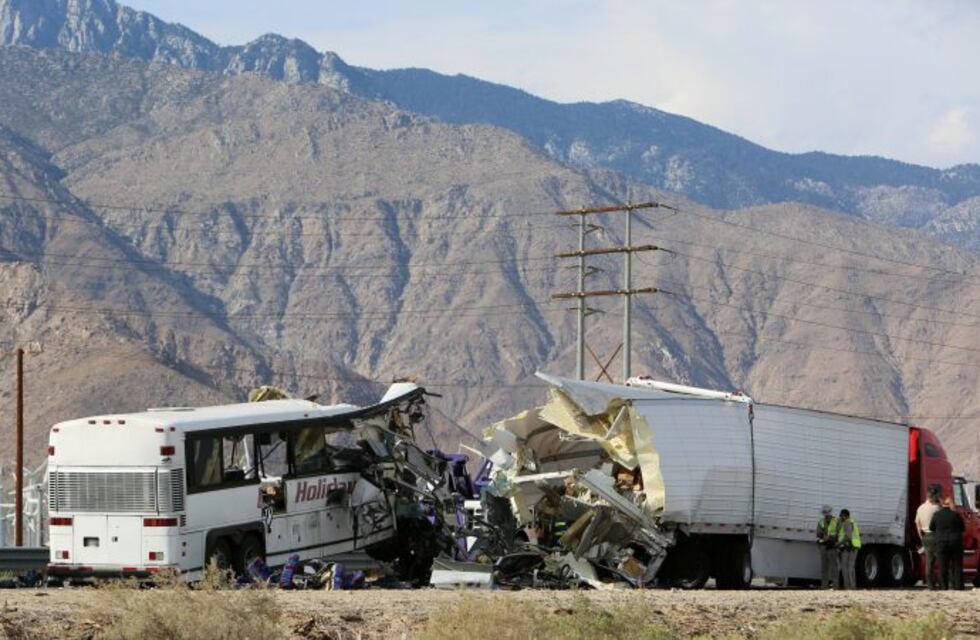 EEUU: 11 muertos y más de 30 heridos en un accidente de tránsito en California