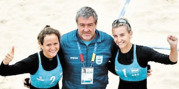 Carlos Amieva era DT de Voley en Tunuyán.