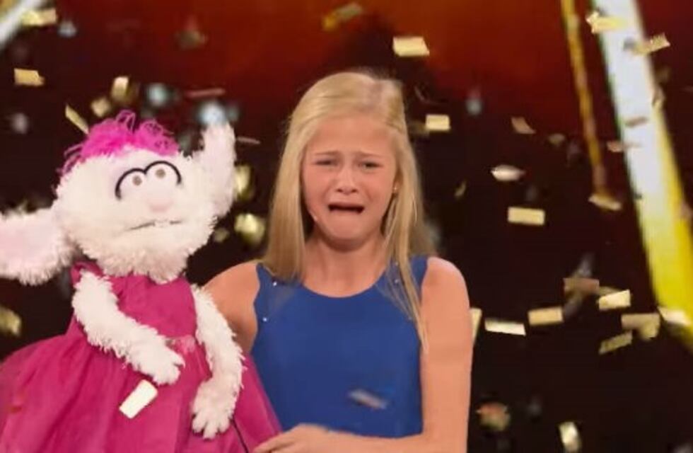 Para llorar de la emoción: la niña ventrílocua que la rompió en un concurso de talentos