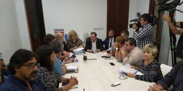 Los gremios asistieron al encuentro con la intención de evitar el descuento por días de paro\u002E (@AlmironJavier)