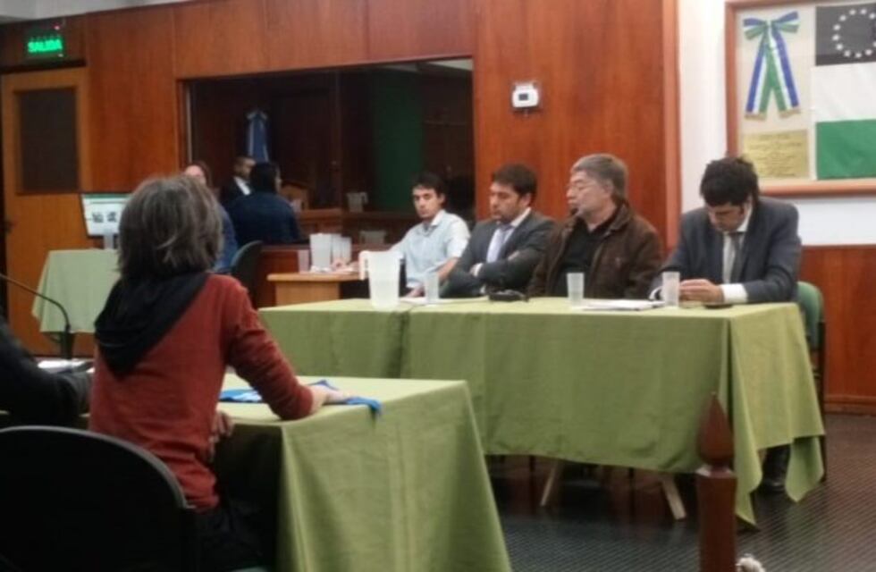 Profesor admitió abusos a una alumna y pidió disculpas en la audiencia