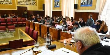 Concejales les pidieron a Arroyo que se disculpe por respaldar la vuelta del servicio militar