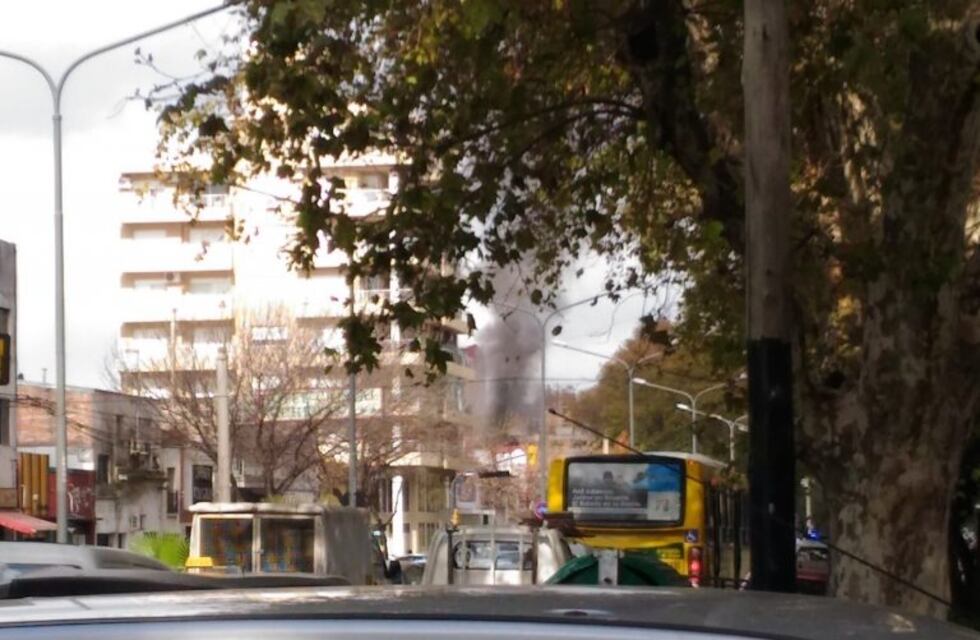 Se incendió una vivienda ubicada en el piso superior de un tradicional restaurante en Avellaneda y Mendoza