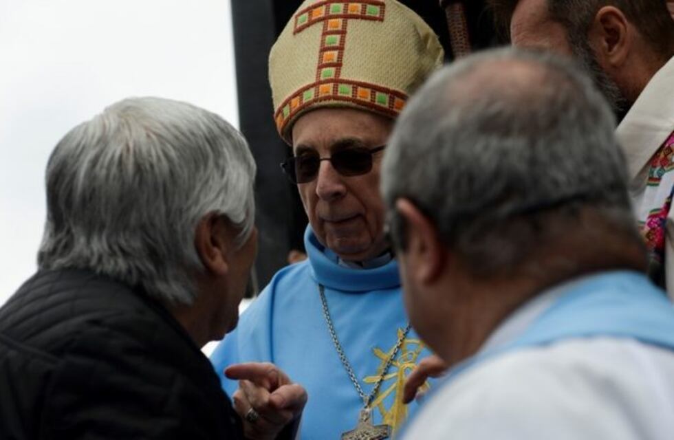 El obispo de Luján pidió perdón por la misa con Hugo Moyano