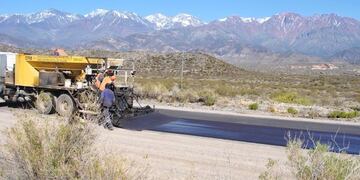 Trabajos de pavimentación en la ruta 89 en Poterillos
