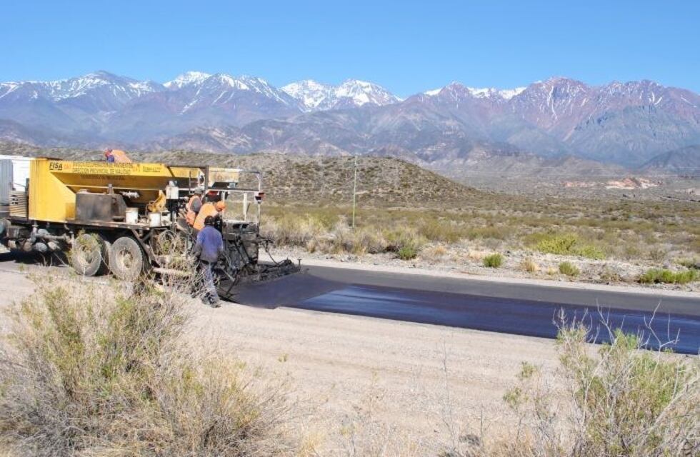 Pavimento nuevo para el sector más transitado de Potrerillos