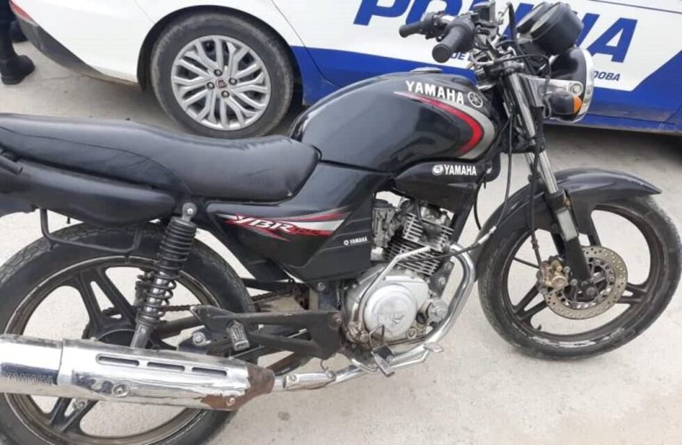 Dos motochorros detenidos por intentar arrebatarle un bolso a una mujer