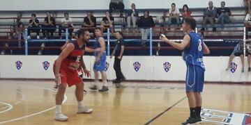 Pellegrini obtuvo su primera victoria en el basquet de Segunda de Bahía Blanca