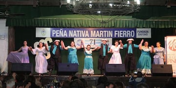Peña Martín Fierro en plena celebración (Web)\u002E