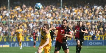 El ex Gimnasia y Esgrima de La Plata está en Godeken\u002E (@carcoficial)