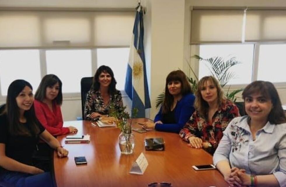 Reunión de la Secretaria de producción con la ministra provincial