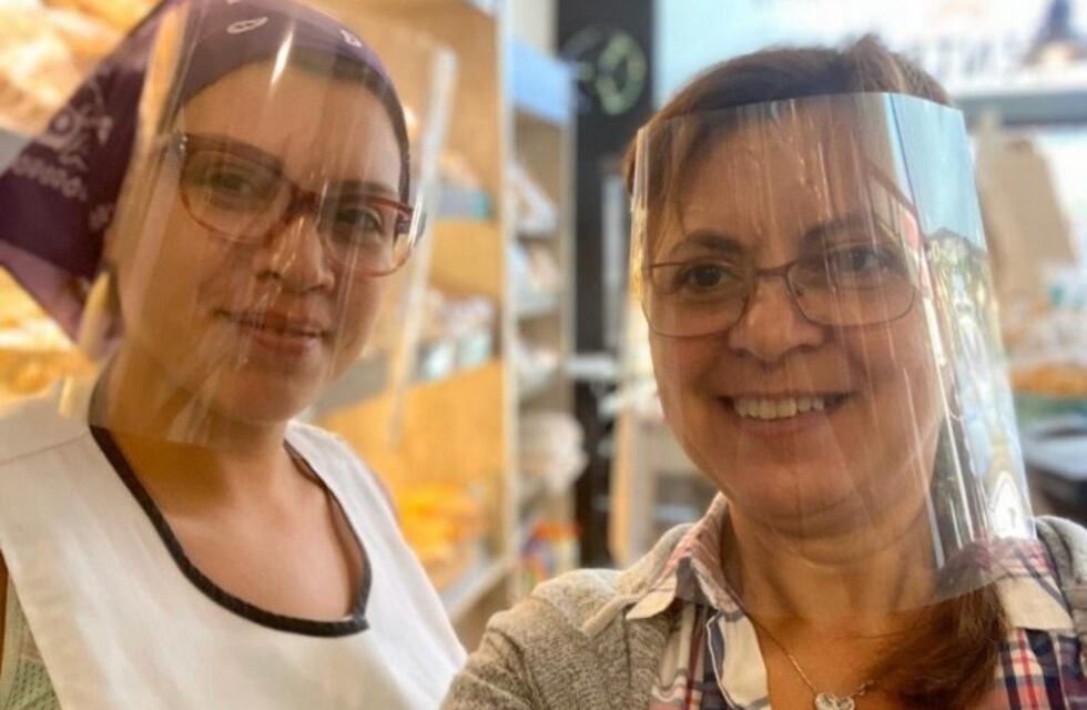 Comerciantes marplatenses restringen con máscaras y mamparas el contacto con sus clientes