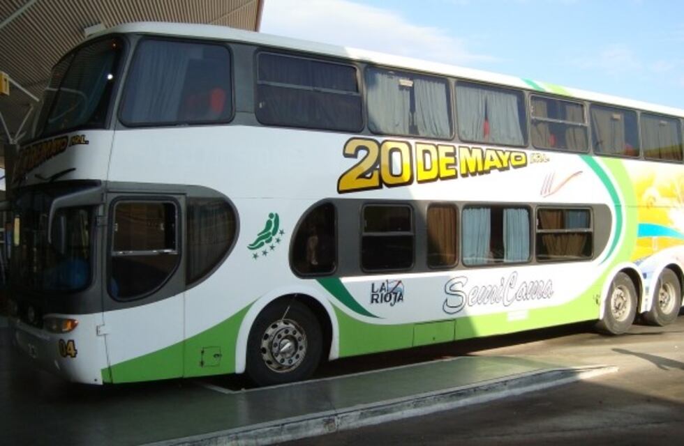 Choferes de la empresa '20 de Mayo' reclaman por pago de sueldos