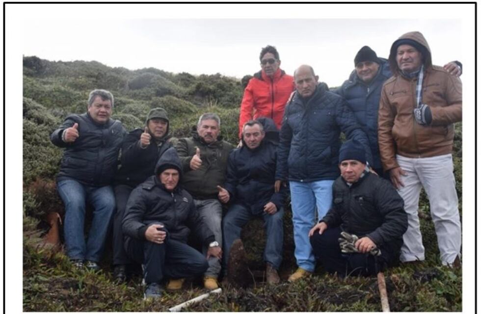 "Y... un día volvieron hombres" testimonios de Malvinas en imágenes