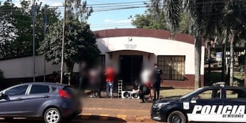 Los equipos estaban instalados en el auto de uno de los detenidos\u002E