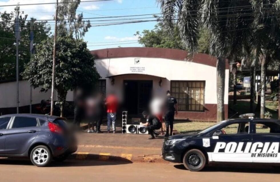 Tres jóvenes fueron detenidos por el robo de una caja de sonido y una potencia