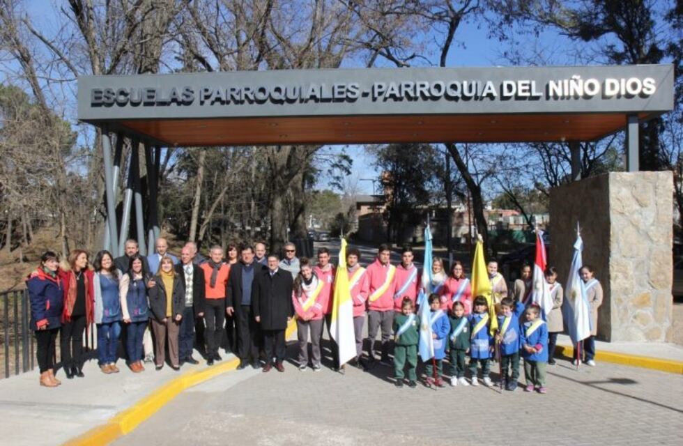 Se presentó el adoquinado en el acceso al instituto Parroquial