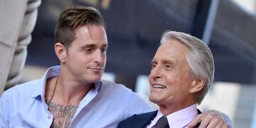 El hijo de Michael Douglas contó que su papá lo hacía repartir marihuana cuando era niño