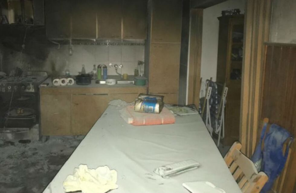 El aceite hirviendo desató el incendio en una vivienda de General Rojo