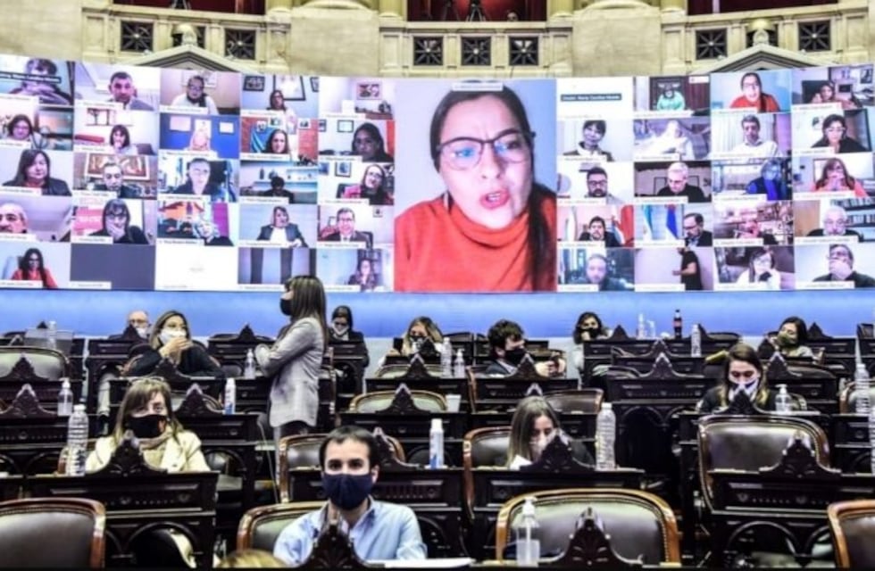 Moisés promueve el "acceso igualitario" a los fondos públicos