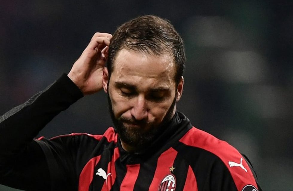 El Pipita Higuaín se iría del Milán para jugar en el Chelsea