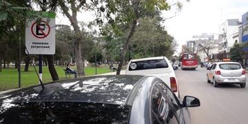 Confirma el municipio que no se podrá estacionar alrededor de la Plaza 25 de Mayo