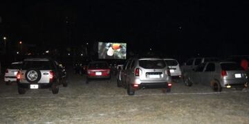 Este domingo habrá función de autocine en Cerro Azul
