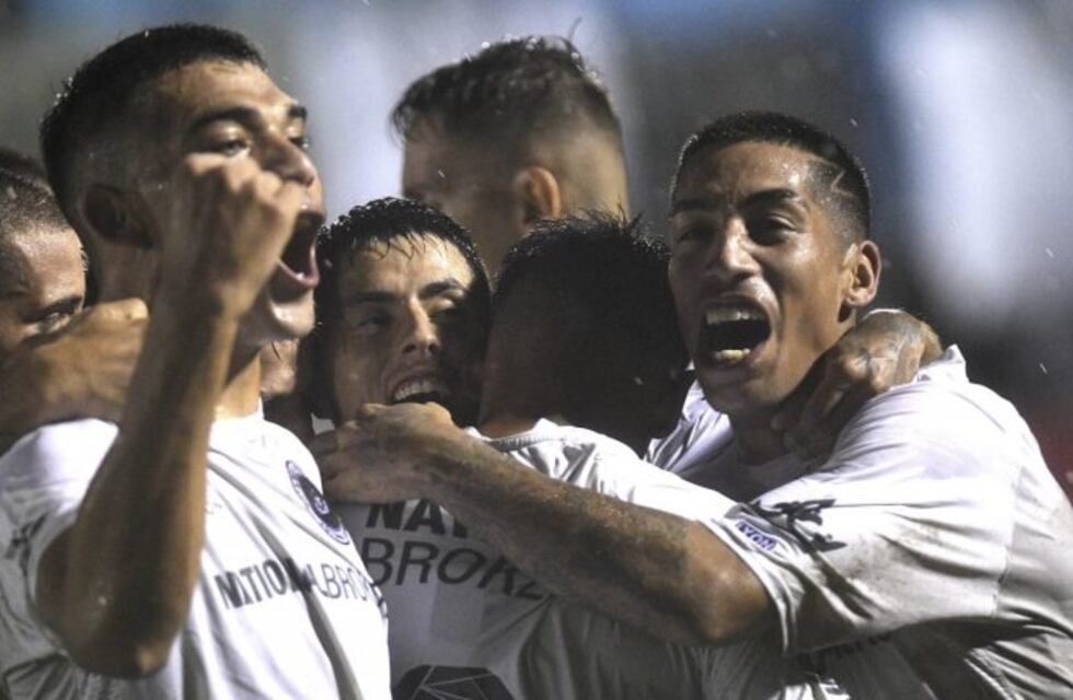 Otro batacazo en la Copa Argentina: Real Pilar dio el golpe y eliminó a Vélez Sarsfield