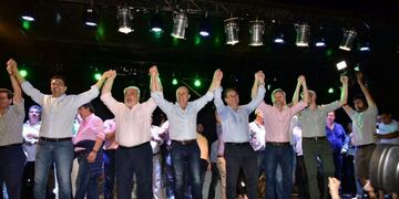 Gustavo Valdés, votando este domingo\u002E Foto: Twitter\u002E