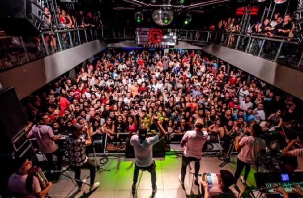 Despedidas de cursos: este jueves comienzan los controles de alcoholemia en el ingreso a boliches