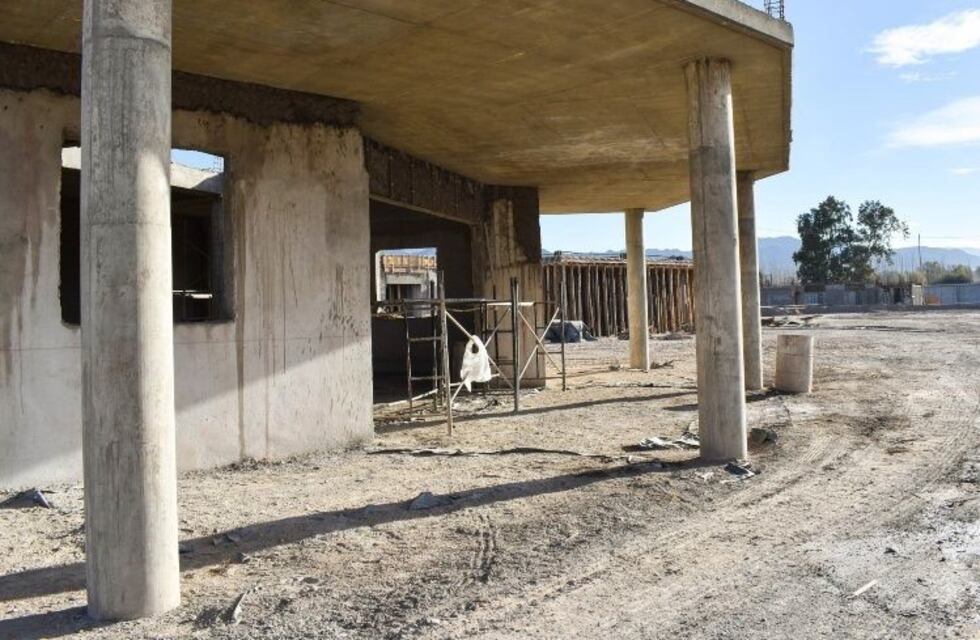 Licitan por segunda vez un hospital porque se quedaron sin dinero