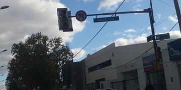 Semáforo apagado por Rouillón