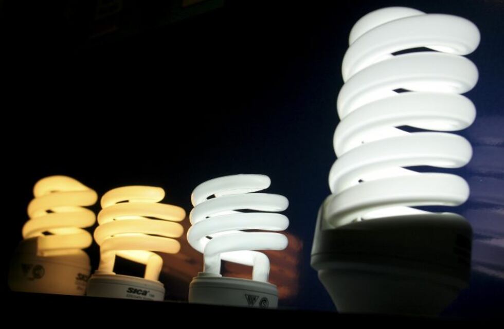 Tip de ahorro de energía: cómo hacer para no superar el consumo de 400 kwh por mes