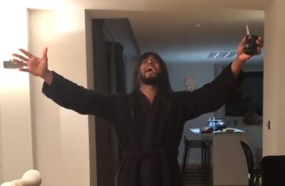 El divertido video de Patrice Evra sobre el Superclásico