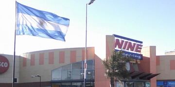 Shopping Nine\u002E