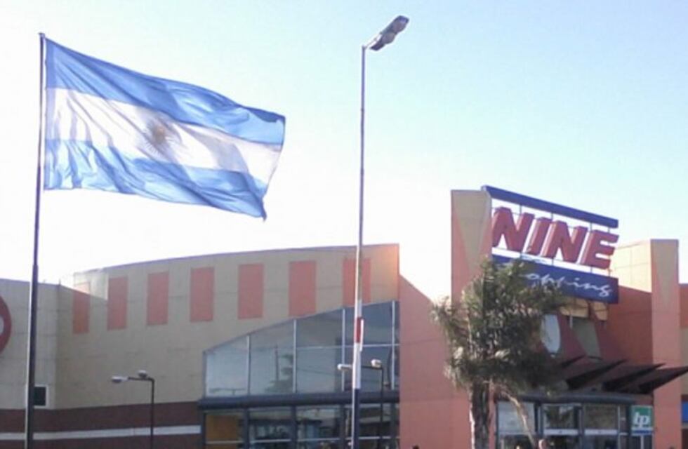 Abrió un shopping en Moreno sin patio de comidas ni cine tras seis meses de inactividad