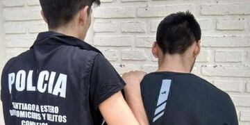 Un santiagueño atacó con un caño a su pareja e hijos porque \