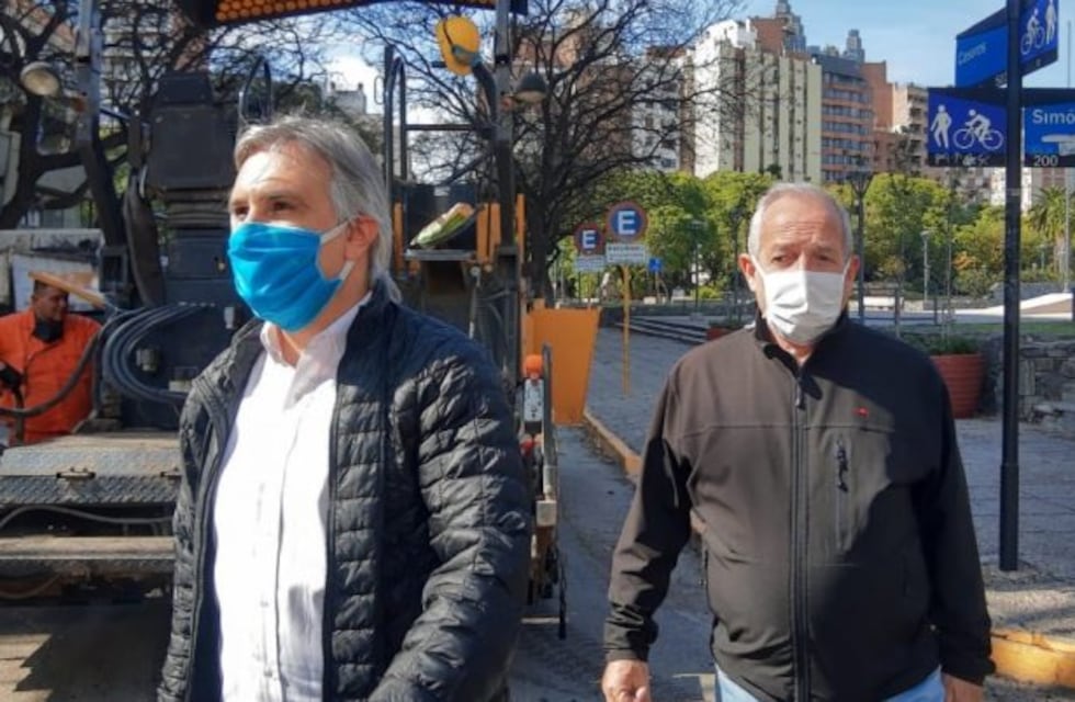 Llaryora presentó el proyecto para bajar los sueldos municipales