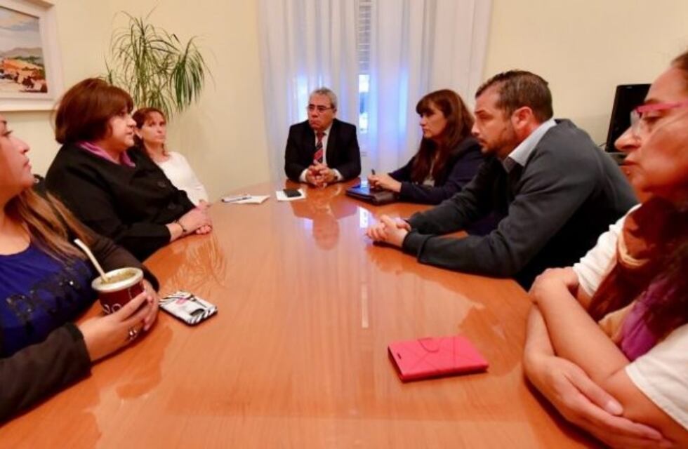 El Gobierno recibe hoy a los gremios estatales en busca de acuerdos