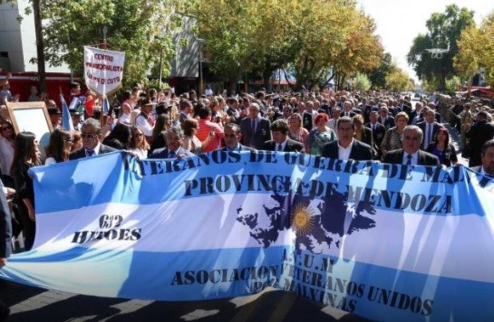 Emotivos actos por Malvinas en Luján de Cuyo