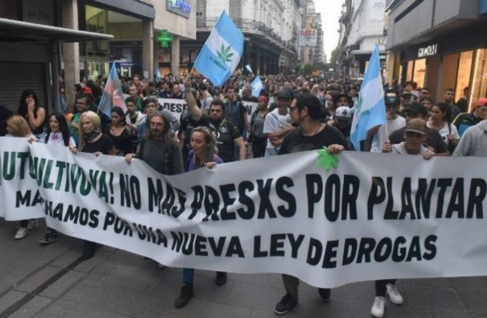 Rosarinos marcharon en reclamo de una nueva Ley de Drogas