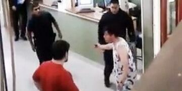 La policía logró reducir al joven que tenía un arma blanca en su poder en el interior de la Universidad\u002E