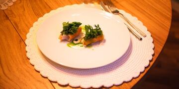 Le cobraron más de $9000 por una cena para cinco, mostró el ticket y se hizo viral: ¿qué comieron?