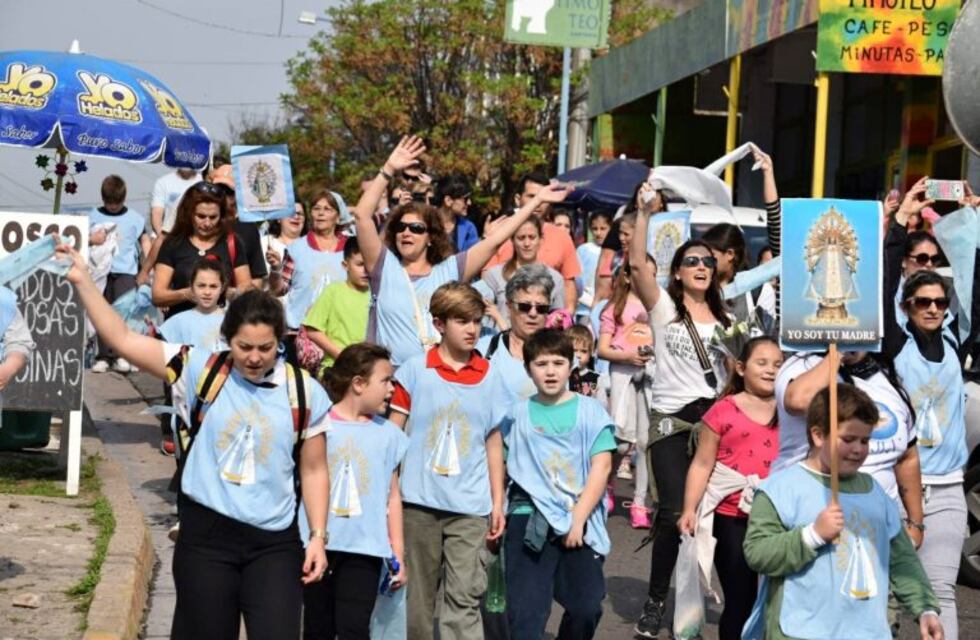 Con la peregrinación de niños, se iniciaron los festejos por el 34º aniversario de la Virgen de San Nicolás
