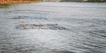 Quedó a la vista la manta que recubre el túnel subfluvial tras la bajante del río Paraná