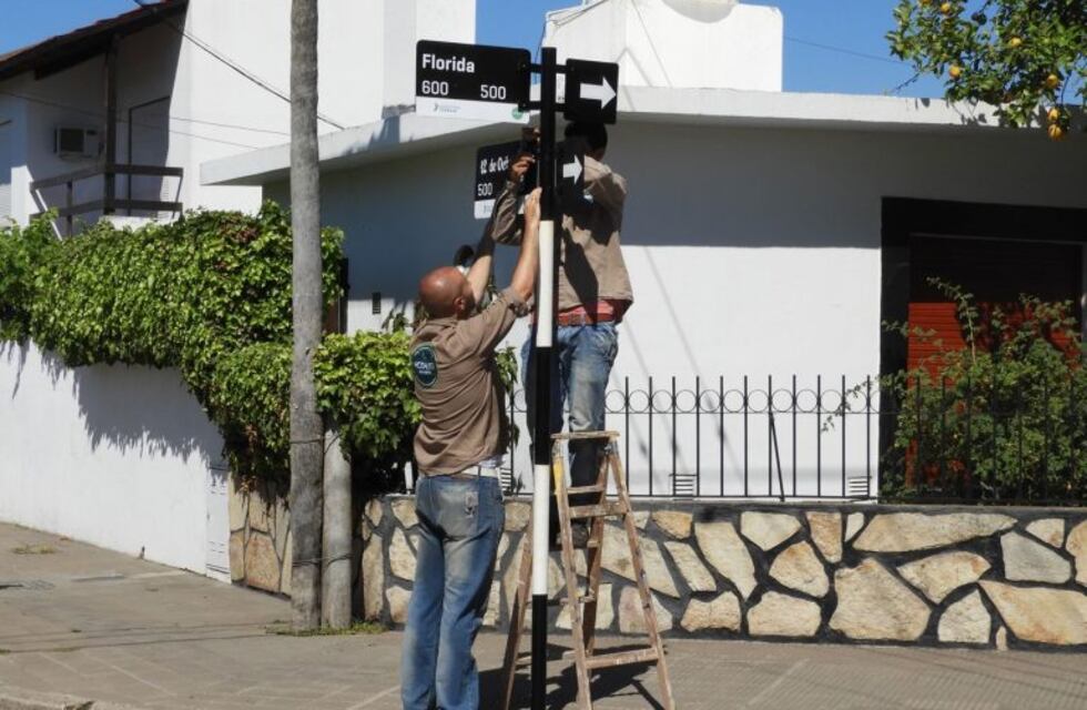 Colocan nuevos nomencladores en Ciudad Atlántida