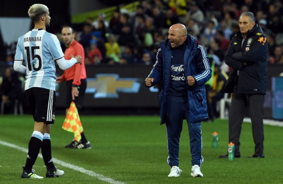 El debut de Sampaoli: del alocado festejo de gol al mesurado análisis del triunfo frente a Brasil